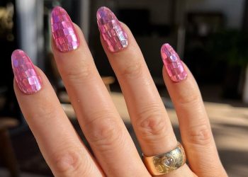 39 Sparkling Nail Ideas to Help You Ring in the New Year