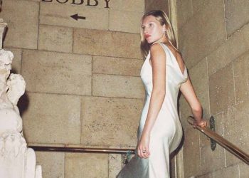 The Best Simple Yet Striking Wedding Dresses for Minimalist Brides