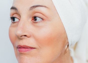 The Best Step-by-Step Shower Routine for Mature Skin, According to Dermatologists