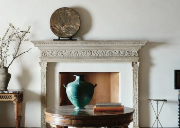 How to Decorate a Mantel in 5 Easy Steps, According to Design Pros