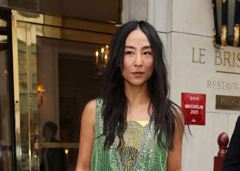 8 Haircuts for Wavy Hair, Inspired by Celebrities