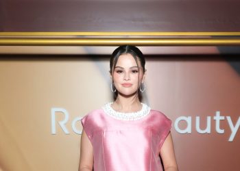 Selena Gomez Tries Her Own Twist on the Pop of Pink Trend