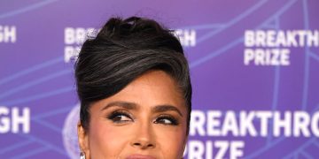 French Blending Is the Low-Maintenance Answer to Embracing Your Gray Hair