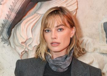 When in Milano: Margot Robbie Tests Out Sciura Style
