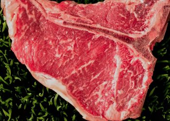 9 Foods With More Protein Than Steak