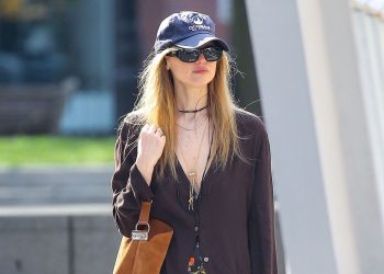 Jennifer Lawrence Gives Last Summer’s Hottest Shoe a Round Two