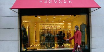 Should Barneys Come Back? | Vogue