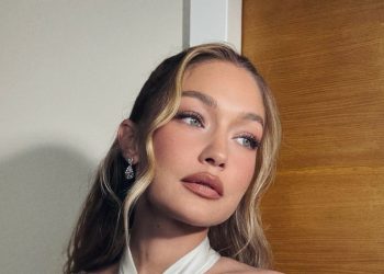 Blurred Lips Are Trending, but Gigi Hadid Proves the Power of This Vintage Lip
