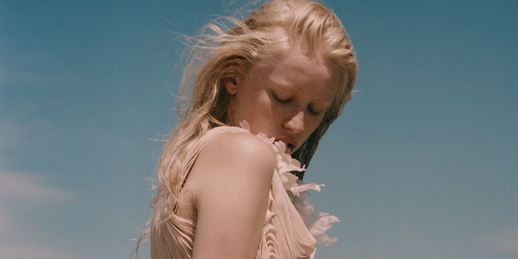 15 Best Summer Fragrances That Are an Escape in a Bottle