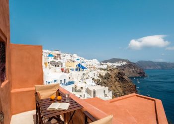 The Best Airbnbs in Santorini Offer a Tranquil Take on the Bustling Island