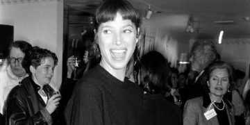 How Celebrities Style Burberry’s Iconic Check Print