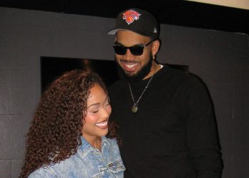 Jordyn Woods Has Pretty Much Perfected Her Knicks Game-Day Routine