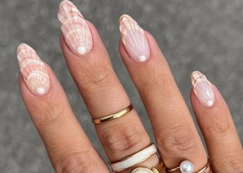 Sea Shell Nails: All The Nautical Inspiration You Need