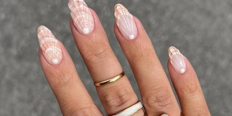Sea Shell Nails: All The Nautical Inspiration You Need