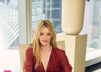 A Conversation in the Fashion Closet with Sarah Pidgeon and Vogue100