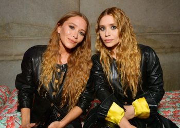 Mary-Kate and Ashley Olsen’s 40 Best Twinning Beauty Moments