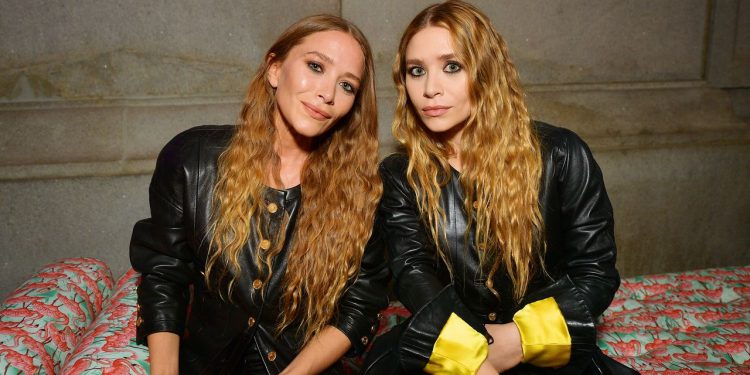 Mary-Kate and Ashley Olsen’s 40 Best Twinning Beauty Moments