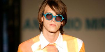 How the Art and Style of David Hockney Made a Splash on the Runway