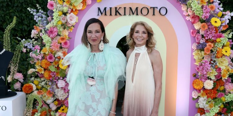 The New York Botanical Garden Celebrated Flower Power With a Groovy, Garden-Filled Night