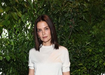 Katie Holmes Is Back on Team Bob (And Brunette!)