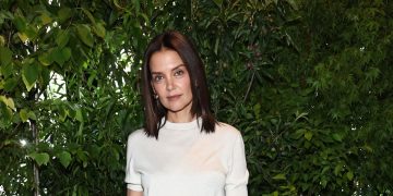 Katie Holmes Is Back on Team Bob (And Brunette!)