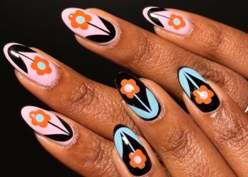 33 Actually Groundbreaking Flower Nail Designs to Wear Right Now