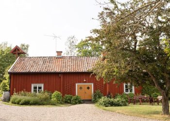 9 Airbnbs in Sweden for a Stylish Midsummer Getaway