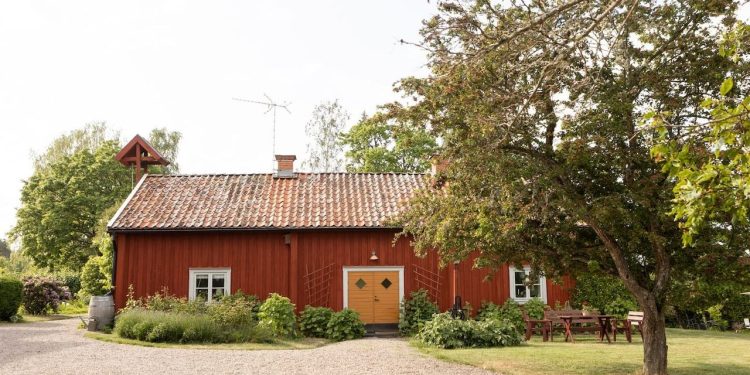 9 Airbnbs in Sweden for a Stylish Midsummer Getaway