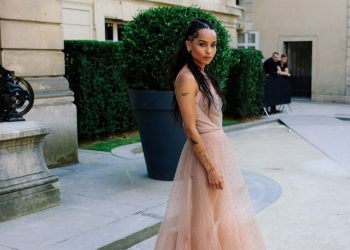 Street Style Flashback—What People Were Wearing at the Fall 2016 Couture Shows