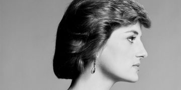 30 Iconic Princess Diana Photos