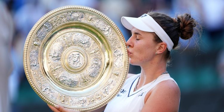 At 21, Linda Nosková Becomes the Youngest Wimbledon Champion in 15 Years