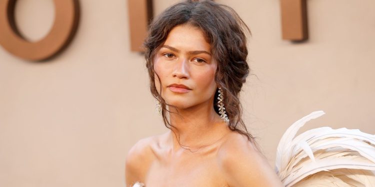 Zendaya’s No-Makeup Makeup Look Is Athena Incarnate