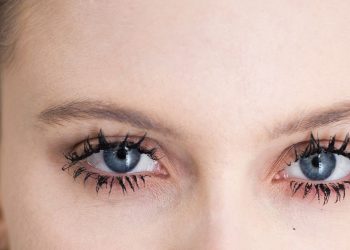 Try the Romantic Wet Lash Look This Summer