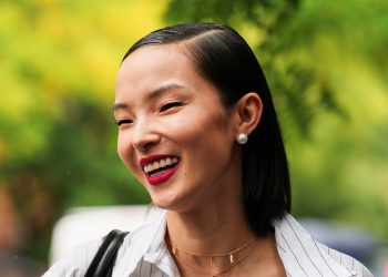 Why Everyone’s Turning to Minoxidil for Hair Growth