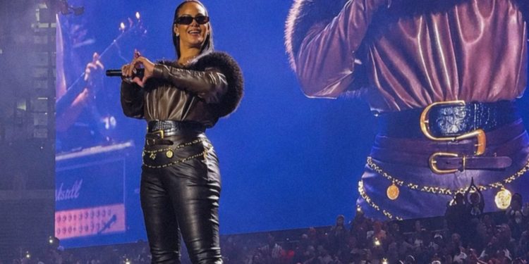 Rihanna Just Marked Her Return to the Stage in Summer’s Most Divisive Trend