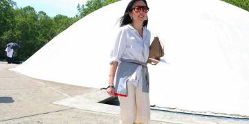 How to Style Bermuda Shorts for Summer